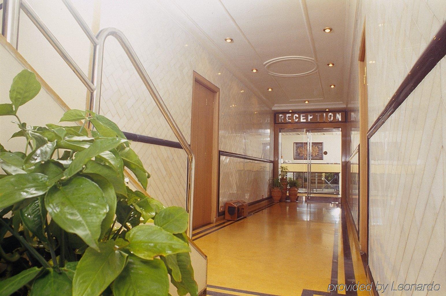 Hotel Midland Мумбаи Интерьер фото